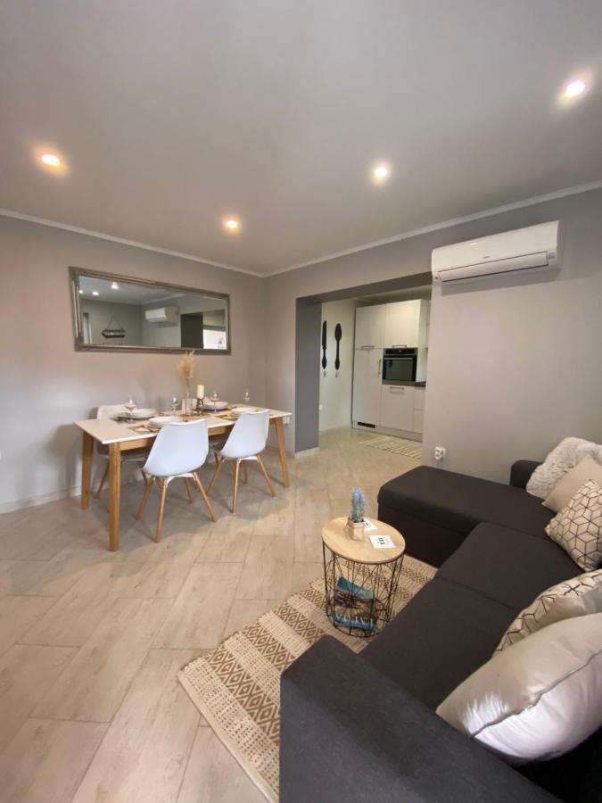 Apartman Petra Gustirna Exterior foto